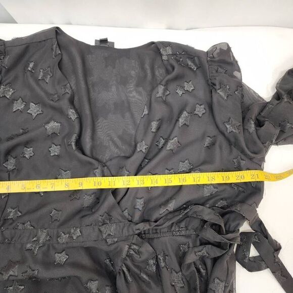 Torrid Size 1X Lurex Star Surplice Ruffle Hem Top Black Plus Size Blouse U - Picture 6 of 11